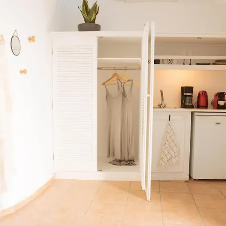 Athiri By A Terre Cave