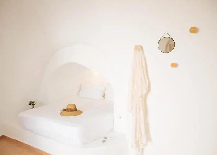 Athiri By A Terre Cave * אויה