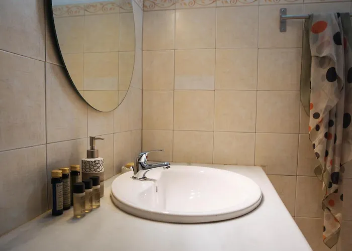 Athiri By A Terre Cave *